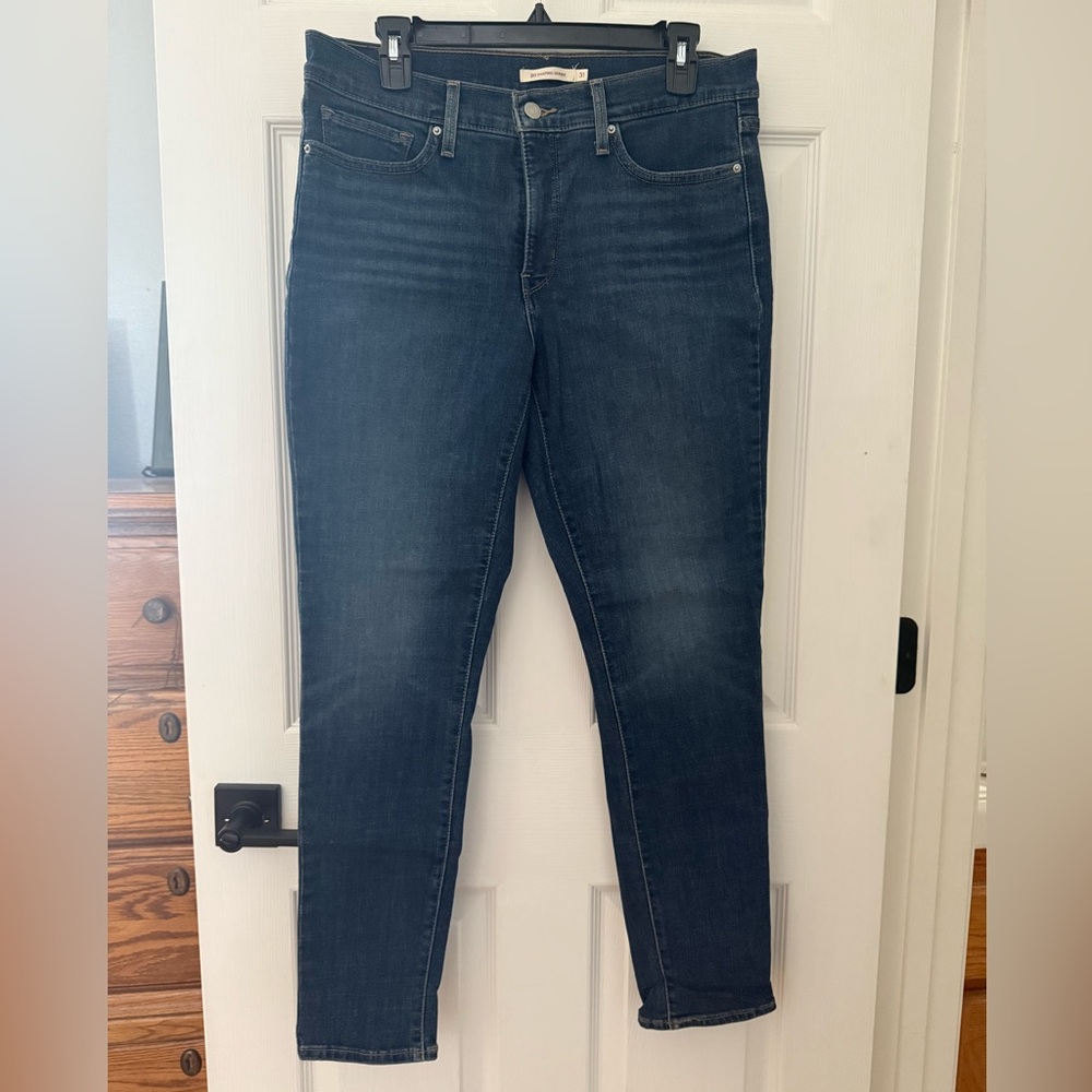 Levi’s 311 Shaping Skinny